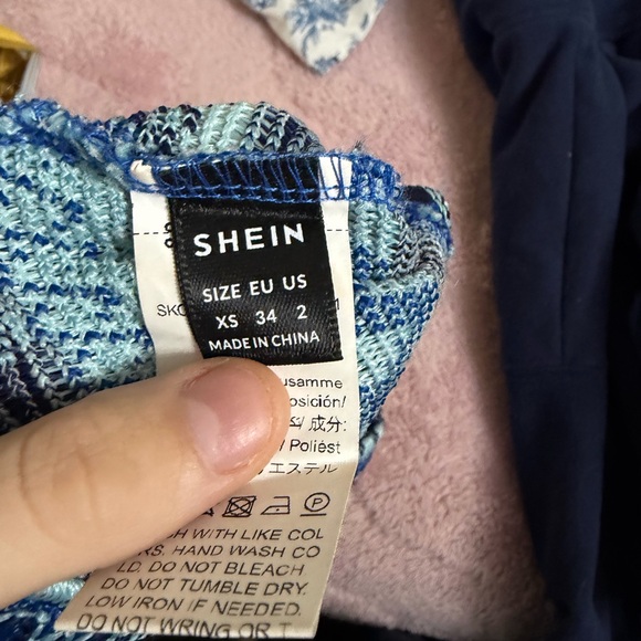 Blue Patterned Strapless Top - Picture 3 of 3